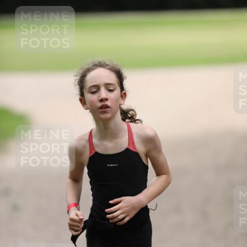 30.08.2026 - Elbe Triathlon Hamburg Antke Förster http://msf.ph/oto/10107778 30.08.2026 12:53:02 Laufen  meine-sportfotos.de