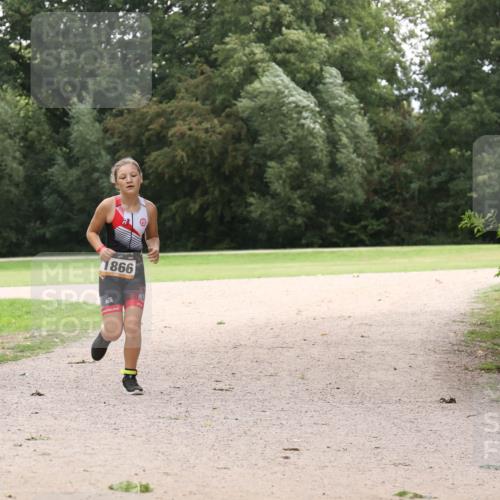30.08.2026 - Elbe Triathlon Hamburg Antke Förster http://msf.ph/oto/10107781 30.08.2026 13:01:39 Laufen 866 meine-sportfotos.de