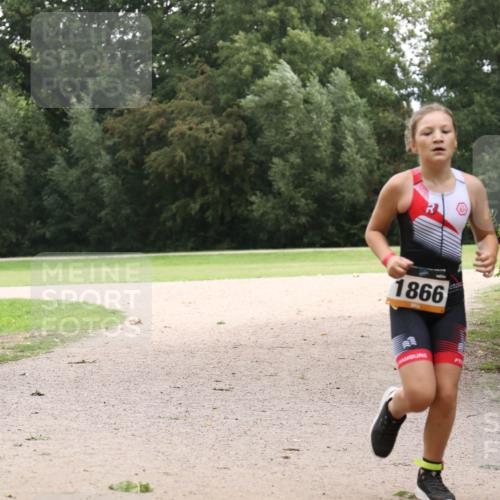 30.08.2026 - Elbe Triathlon Hamburg Antke Förster http://msf.ph/oto/10107785 30.08.2026 13:01:41 Laufen 1866 meine-sportfotos.de