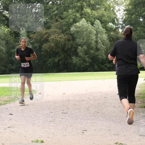 30.08.2026 - Elbe Triathlon Hamburg Antke Förster http://msf.ph/oto/10107791 30.08.2026 13:02:05 Laufen 1830 meine-sportfotos.de