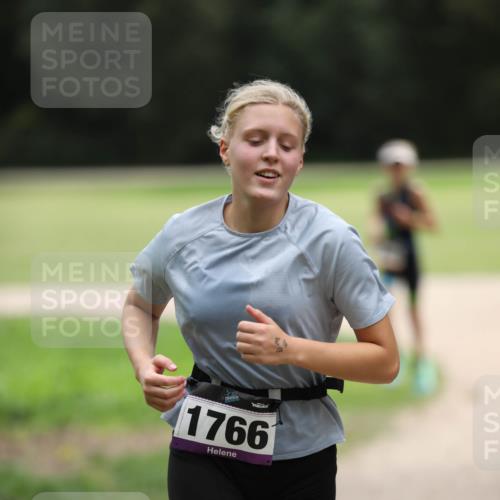 30.08.2026 - Elbe Triathlon Hamburg Antke Förster http://msf.ph/oto/10107794 30.08.2026 12:53:27 Laufen 1766 meine-sportfotos.de