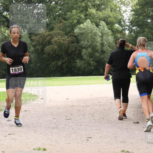 30.08.2026 - Elbe Triathlon Hamburg Antke Förster http://msf.ph/oto/10107795 30.08.2026 13:02:06 Laufen 1830 meine-sportfotos.de