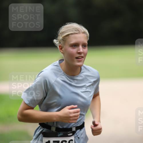 30.08.2026 - Elbe Triathlon Hamburg Antke Förster http://msf.ph/oto/10107796 30.08.2026 12:53:27 Laufen 1766 meine-sportfotos.de