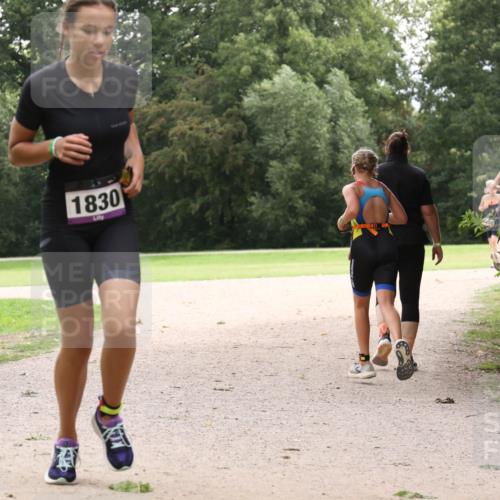 30.08.2026 - Elbe Triathlon Hamburg Antke Förster http://msf.ph/oto/10107797 30.08.2026 13:02:08 Laufen 1830 meine-sportfotos.de