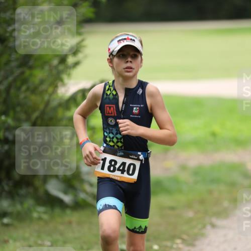 30.08.2026 - Elbe Triathlon Hamburg Antke Förster http://msf.ph/oto/10107802 30.08.2026 12:53:31 Laufen 1840 meine-sportfotos.de