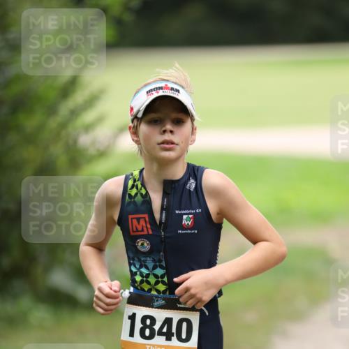 30.08.2026 - Elbe Triathlon Hamburg Antke Förster http://msf.ph/oto/10107804 30.08.2026 12:53:32 Laufen 1840 meine-sportfotos.de