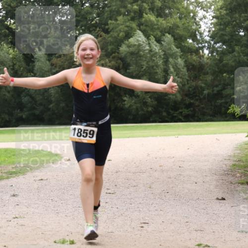 30.08.2026 - Elbe Triathlon Hamburg Antke Förster http://msf.ph/oto/10107813 30.08.2026 13:02:22 Laufen 1859 meine-sportfotos.de