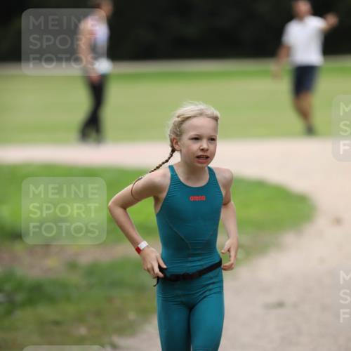 30.08.2026 - Elbe Triathlon Hamburg Antke Förster http://msf.ph/oto/10107824 30.08.2026 12:53:50 Laufen  meine-sportfotos.de