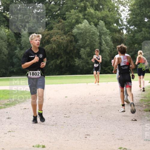 30.08.2026 - Elbe Triathlon Hamburg Antke Förster http://msf.ph/oto/10107825 30.08.2026 13:02:37 Laufen 1802, 180 meine-sportfotos.de