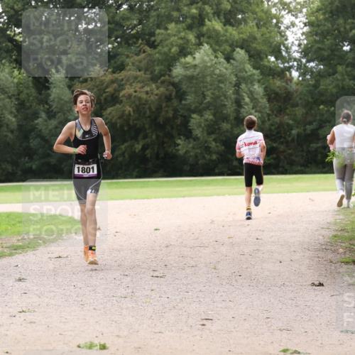 30.08.2026 - Elbe Triathlon Hamburg Antke Förster http://msf.ph/oto/10107833 30.08.2026 13:02:42 Laufen 1801 meine-sportfotos.de