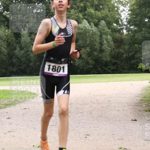 30.08.2026 - Elbe Triathlon Hamburg Antke Förster http://msf.ph/oto/10107841 30.08.2026 13:02:45 Laufen 1801 meine-sportfotos.de