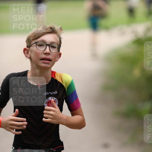30.08.2026 - Elbe Triathlon Hamburg Antke Förster http://msf.ph/oto/10107844 30.08.2026 12:54:02 Laufen 1834 meine-sportfotos.de