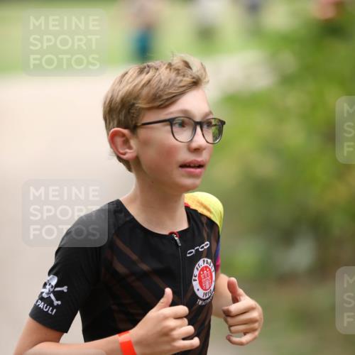 30.08.2026 - Elbe Triathlon Hamburg Antke Förster http://msf.ph/oto/10107846 30.08.2026 12:54:02 Laufen 1834, 800, 1910 meine-sportfotos.de