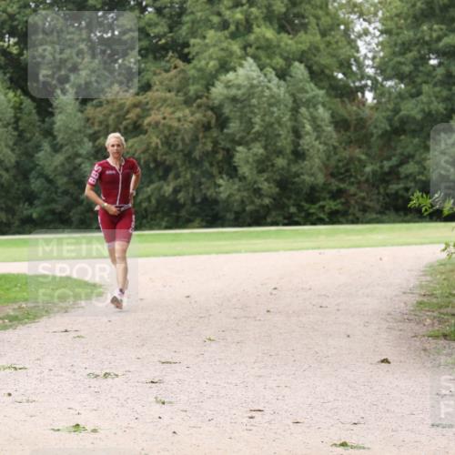 30.08.2026 - Elbe Triathlon Hamburg Antke Förster http://msf.ph/oto/10107847 30.08.2026 14:23:00 Laufen  meine-sportfotos.de