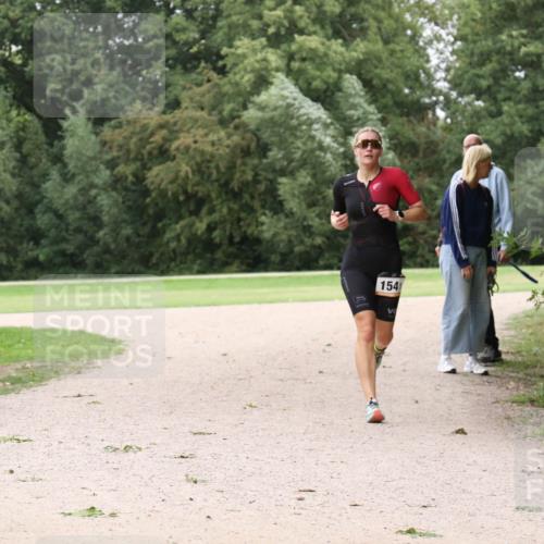 30.08.2026 - Elbe Triathlon Hamburg Antke Förster http://msf.ph/oto/10107863 30.08.2026 14:23:16 Laufen 1541 meine-sportfotos.de