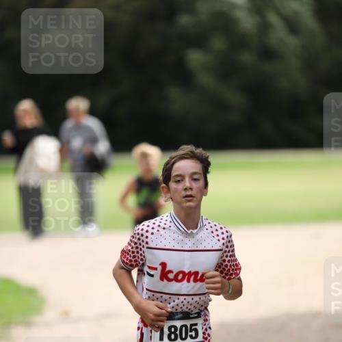 30.08.2026 - Elbe Triathlon Hamburg Antke Förster http://msf.ph/oto/10107878 30.08.2026 12:54:23 Laufen 805 meine-sportfotos.de