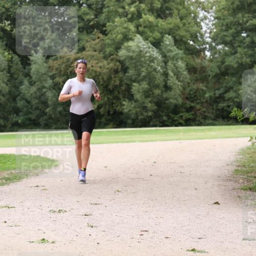 30.08.2026 - Elbe Triathlon Hamburg Antke Förster http://msf.ph/oto/10107885 30.08.2026 14:24:11 Laufen  meine-sportfotos.de