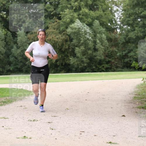 30.08.2026 - Elbe Triathlon Hamburg Antke Förster http://msf.ph/oto/10107887 30.08.2026 14:24:11 Laufen  meine-sportfotos.de