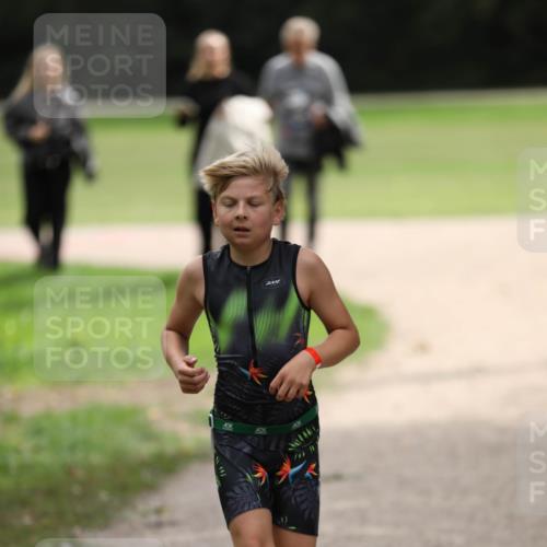 30.08.2026 - Elbe Triathlon Hamburg Antke Förster http://msf.ph/oto/10107888 30.08.2026 12:54:28 Laufen 7001 meine-sportfotos.de