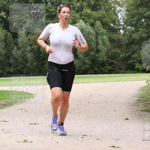 30.08.2026 - Elbe Triathlon Hamburg Antke Förster http://msf.ph/oto/10107891 30.08.2026 14:24:13 Laufen  meine-sportfotos.de