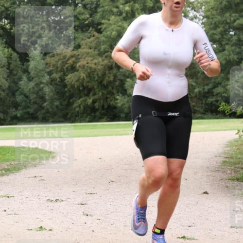 30.08.2026 - Elbe Triathlon Hamburg Antke Förster http://msf.ph/oto/10107893 30.08.2026 14:24:13 Laufen 7001 meine-sportfotos.de