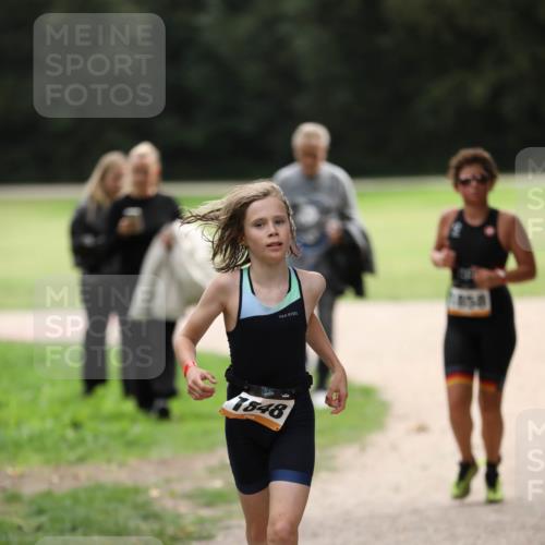 30.08.2026 - Elbe Triathlon Hamburg Antke Förster http://msf.ph/oto/10107894 30.08.2026 12:54:31 Laufen 1848, 858 meine-sportfotos.de