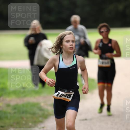 30.08.2026 - Elbe Triathlon Hamburg Antke Förster http://msf.ph/oto/10107896 30.08.2026 12:54:31 Laufen 7848 meine-sportfotos.de