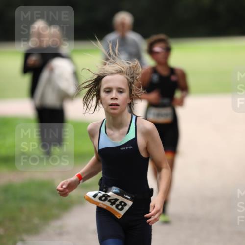 30.08.2026 - Elbe Triathlon Hamburg Antke Förster http://msf.ph/oto/10107898 30.08.2026 12:54:32 Laufen 1848 meine-sportfotos.de