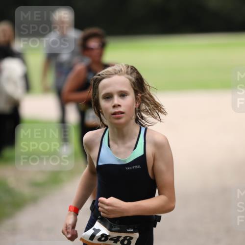 30.08.2026 - Elbe Triathlon Hamburg Antke Förster http://msf.ph/oto/10107900 30.08.2026 12:54:32 Laufen 1848 meine-sportfotos.de