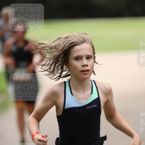 30.08.2026 - Elbe Triathlon Hamburg Antke Förster http://msf.ph/oto/10107902 30.08.2026 12:54:33 Laufen 1848 meine-sportfotos.de