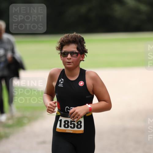 30.08.2026 - Elbe Triathlon Hamburg Antke Förster http://msf.ph/oto/10107906 30.08.2026 12:54:35 Laufen 1858 meine-sportfotos.de
