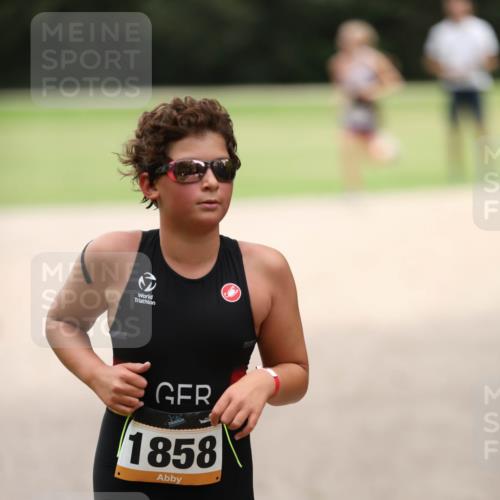 30.08.2026 - Elbe Triathlon Hamburg Antke Förster http://msf.ph/oto/10107908 30.08.2026 12:54:35 Laufen 1858 meine-sportfotos.de