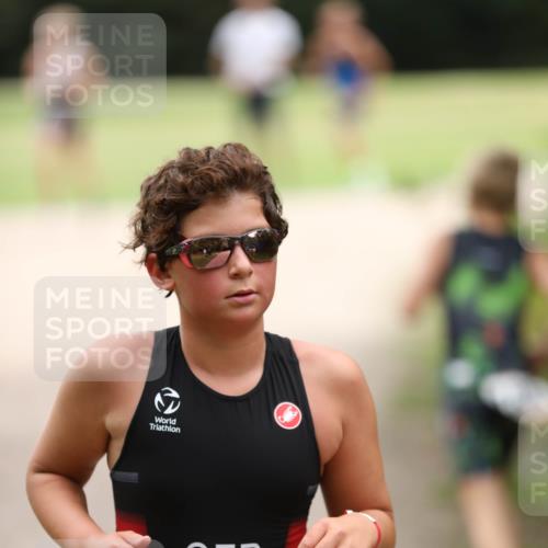 30.08.2026 - Elbe Triathlon Hamburg Antke Förster http://msf.ph/oto/10107910 30.08.2026 12:54:36 Laufen 1858 meine-sportfotos.de