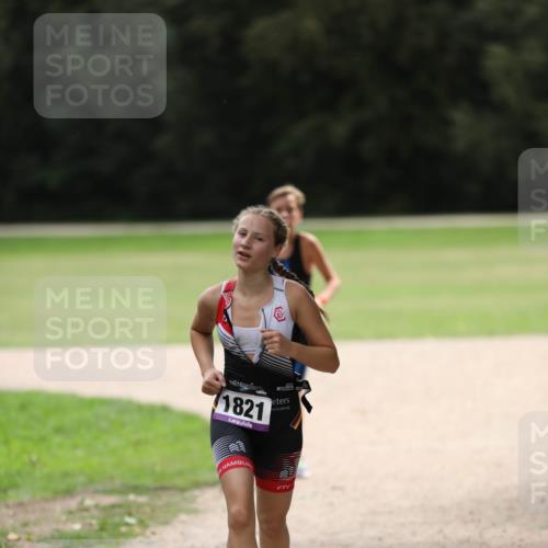 30.08.2026 - Elbe Triathlon Hamburg Antke Förster http://msf.ph/oto/10107914 30.08.2026 12:54:41 Laufen 1821 meine-sportfotos.de