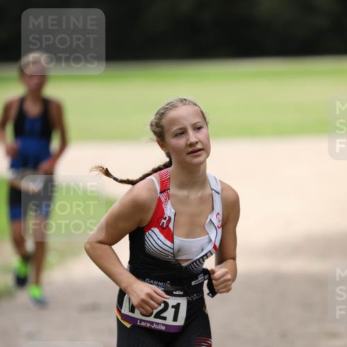30.08.2026 - Elbe Triathlon Hamburg Antke Förster http://msf.ph/oto/10107920 30.08.2026 12:54:42 Laufen 21 meine-sportfotos.de
