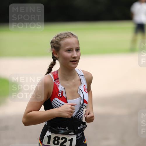 30.08.2026 - Elbe Triathlon Hamburg Antke Förster http://msf.ph/oto/10107922 30.08.2026 12:54:43 Laufen 1821 meine-sportfotos.de