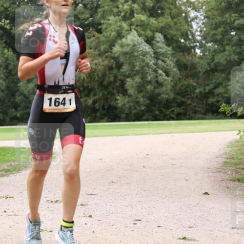 30.08.2026 - Elbe Triathlon Hamburg Antke Förster http://msf.ph/oto/10107933 30.08.2026 14:25:27 Laufen 1641 meine-sportfotos.de