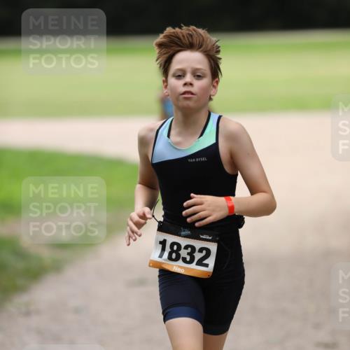 30.08.2026 - Elbe Triathlon Hamburg Antke Förster http://msf.ph/oto/10107938 30.08.2026 12:54:55 Laufen 1832 meine-sportfotos.de