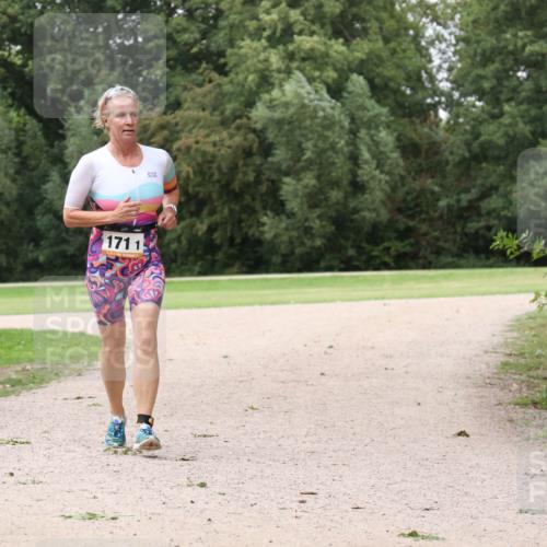 30.08.2026 - Elbe Triathlon Hamburg Antke Förster http://msf.ph/oto/10107941 30.08.2026 14:25:37 Laufen 1711 meine-sportfotos.de