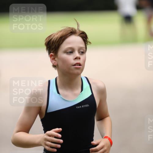 30.08.2026 - Elbe Triathlon Hamburg Antke Förster http://msf.ph/oto/10107944 30.08.2026 12:54:56 Laufen 1832 meine-sportfotos.de