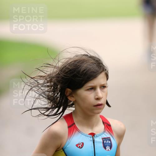 30.08.2026 - Elbe Triathlon Hamburg Antke Förster http://msf.ph/oto/10107954 30.08.2026 12:54:59 Laufen  meine-sportfotos.de
