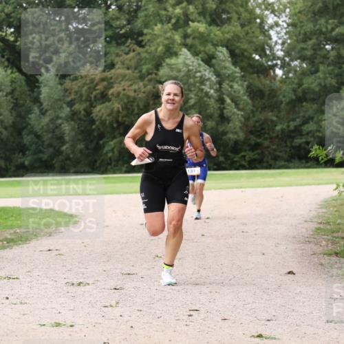30.08.2026 - Elbe Triathlon Hamburg Antke Förster http://msf.ph/oto/10107963 30.08.2026 14:26:13 Laufen 18, 131 meine-sportfotos.de