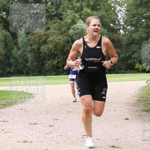 30.08.2026 - Elbe Triathlon Hamburg Antke Förster http://msf.ph/oto/10107967 30.08.2026 14:26:14 Laufen 1311, 3850, 238 meine-sportfotos.de