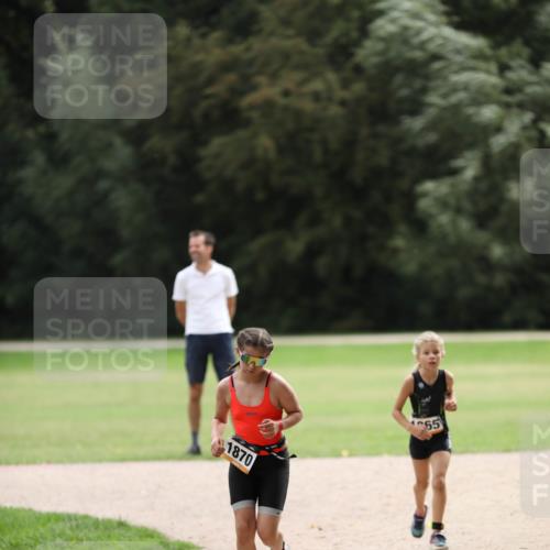 30.08.2026 - Elbe Triathlon Hamburg Antke Förster http://msf.ph/oto/10107968 30.08.2026 12:55:31 Laufen 1870, 65 meine-sportfotos.de