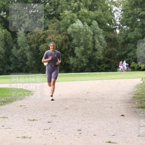 30.08.2026 - Elbe Triathlon Hamburg Antke Förster http://msf.ph/oto/10107983 30.08.2026 14:26:53 Laufen  meine-sportfotos.de