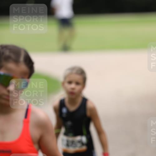 30.08.2026 - Elbe Triathlon Hamburg Antke Förster http://msf.ph/oto/10107984 30.08.2026 12:55:37 Laufen 189 meine-sportfotos.de