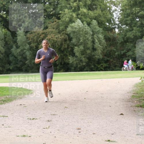 30.08.2026 - Elbe Triathlon Hamburg Antke Förster http://msf.ph/oto/10107985 30.08.2026 14:26:53 Laufen  meine-sportfotos.de