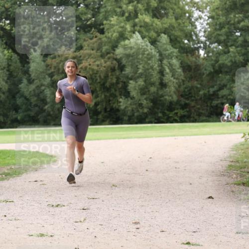 30.08.2026 - Elbe Triathlon Hamburg Antke Förster http://msf.ph/oto/10107987 30.08.2026 14:26:54 Laufen  meine-sportfotos.de