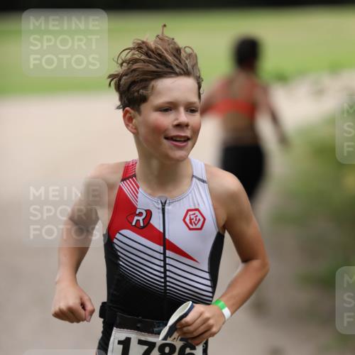 30.08.2026 - Elbe Triathlon Hamburg Antke Förster http://msf.ph/oto/10107992 30.08.2026 12:55:44 Laufen 1786 meine-sportfotos.de