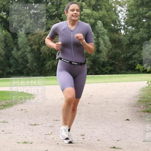 30.08.2026 - Elbe Triathlon Hamburg Antke Förster http://msf.ph/oto/10107993 30.08.2026 14:26:56 Laufen  meine-sportfotos.de